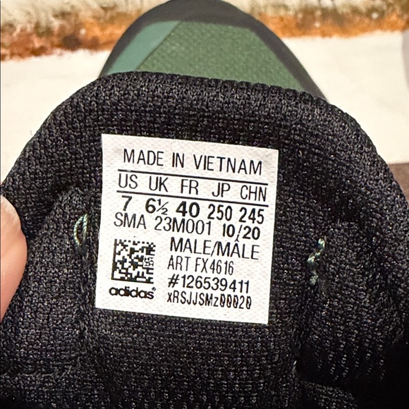 ๐๐HOST PICK๐๐Gorgeous โADIDASโ Practically New Shoes - Picture 7 of 7